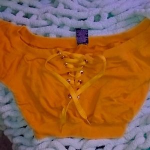 Orange medium caravin crop